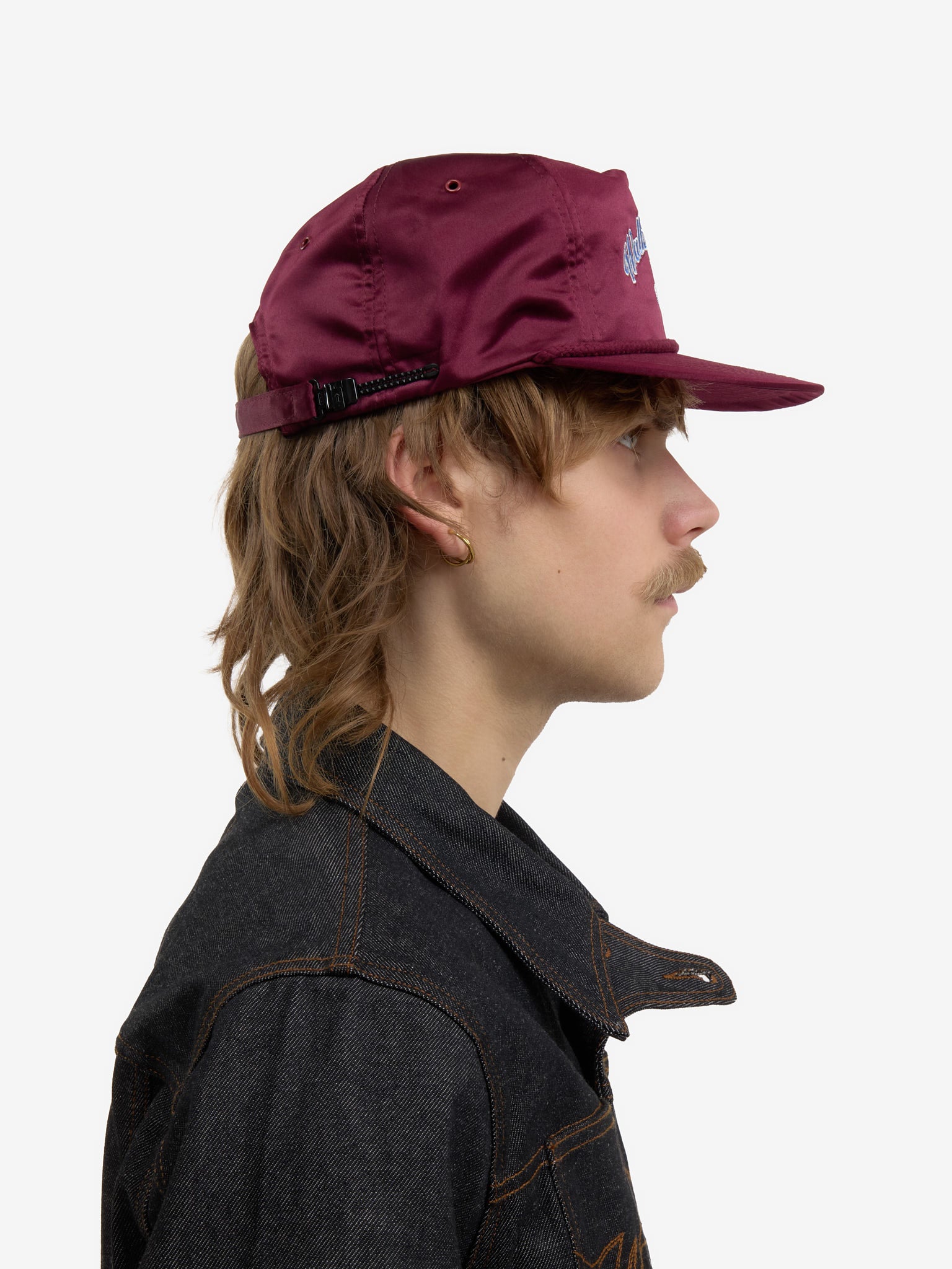 La casquette Odyssée satinée bordeaux - Image 9