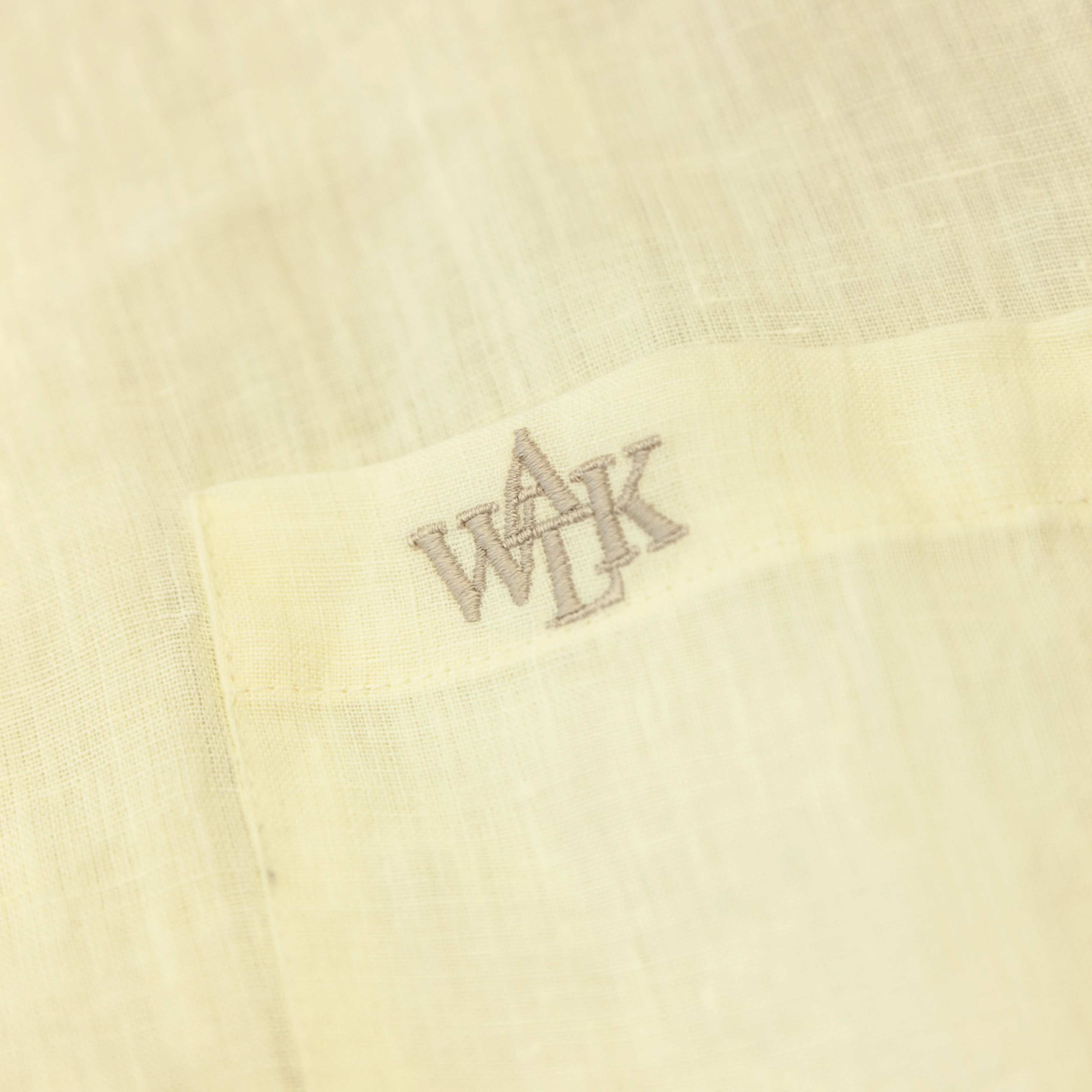 La chemise beige - Image 3