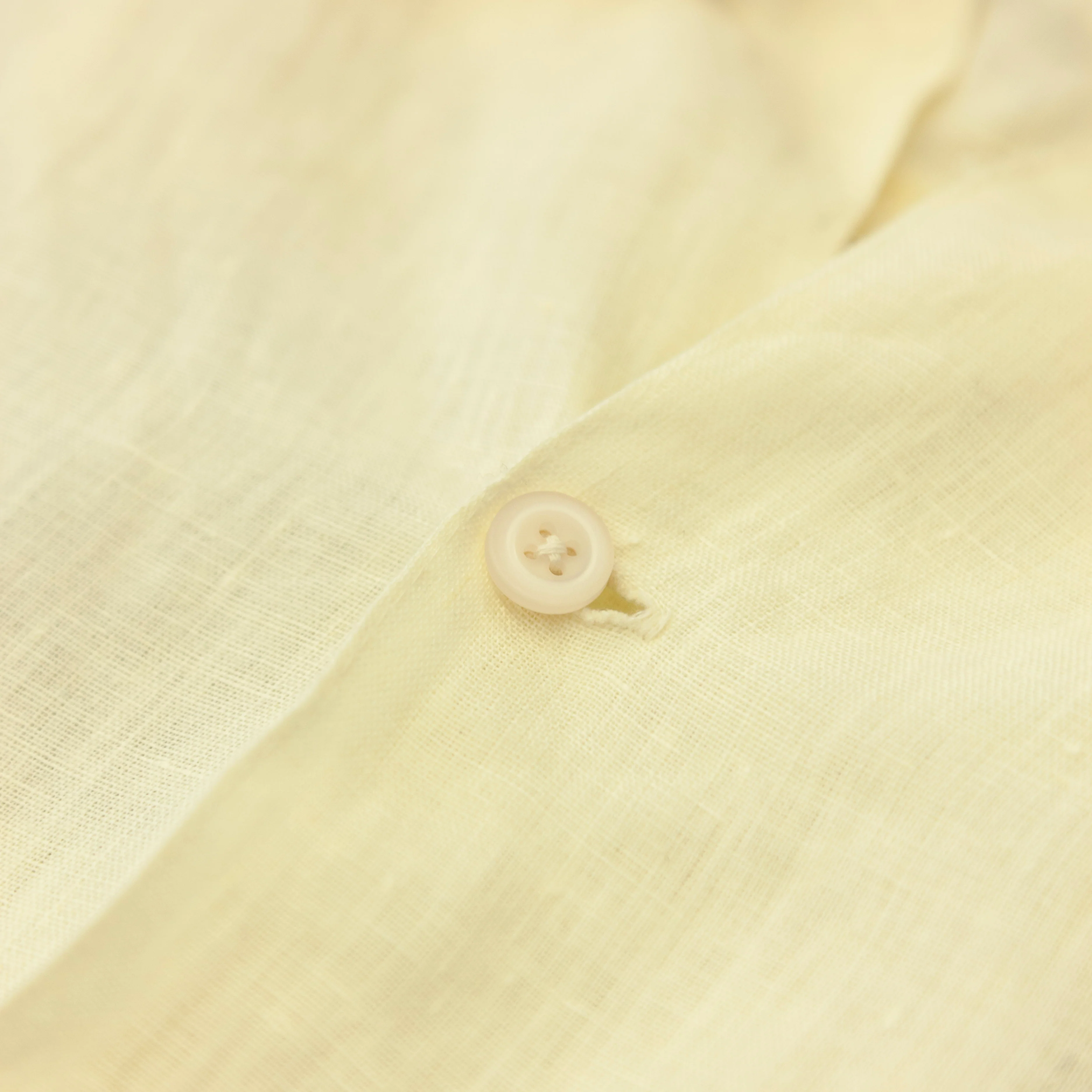 La chemise beige - Image 4