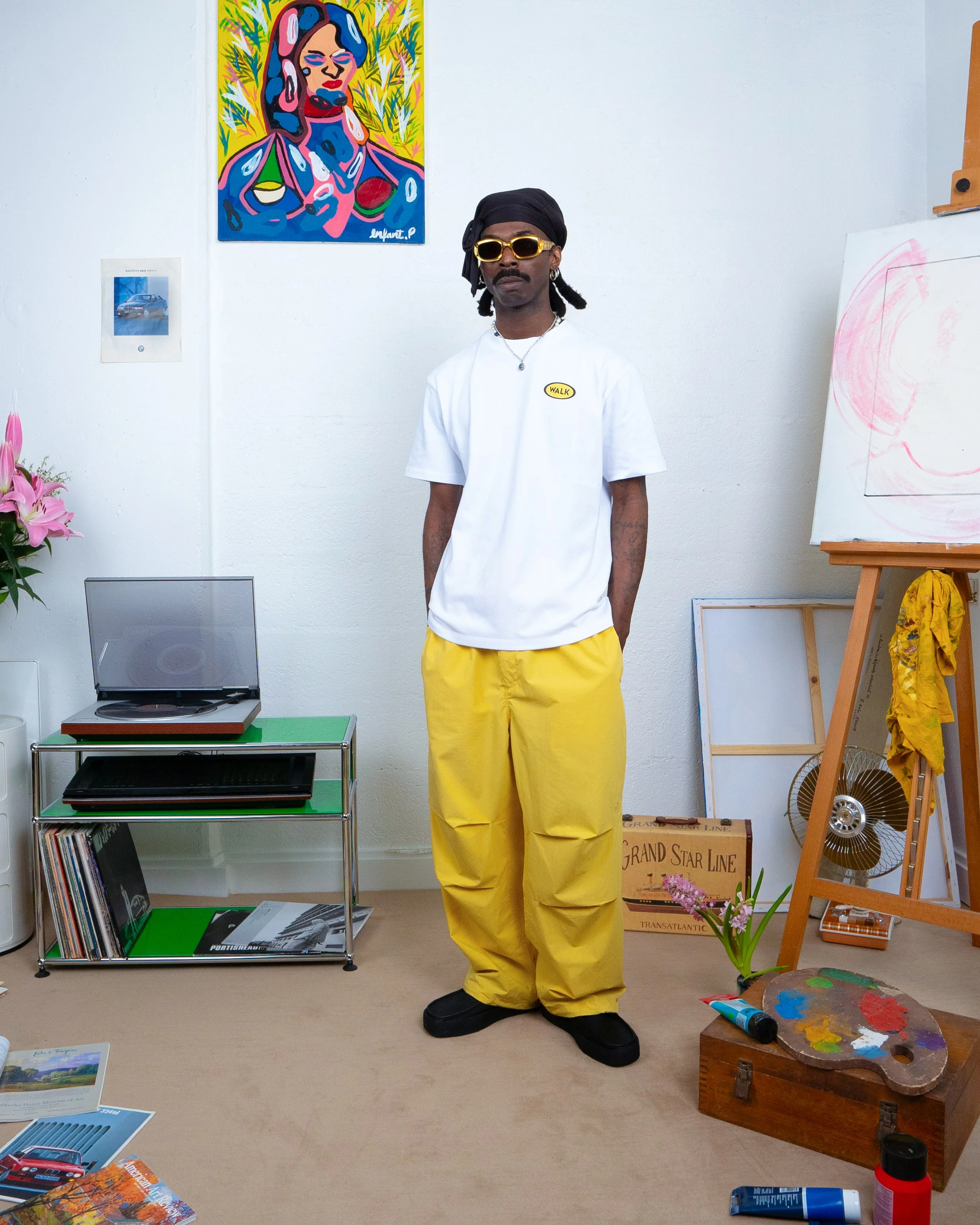Le pantalon parachute jaune