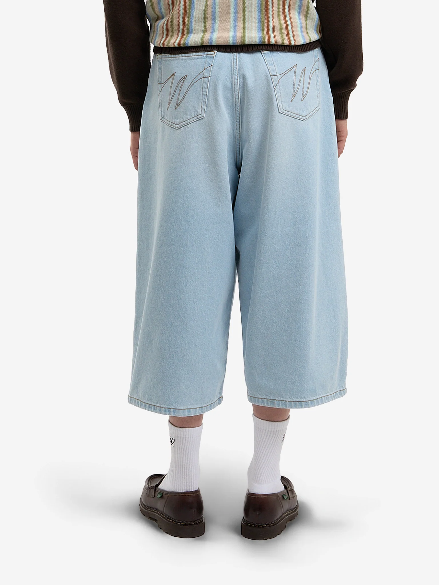 Le short ballon en denim clair délavé - Image 5